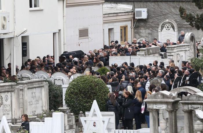 Jet kazasının kurbanları toprağa verildi