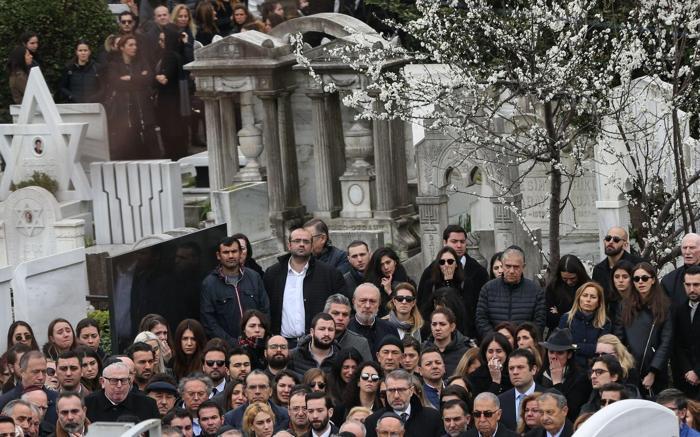 Jet kazasının kurbanları toprağa verildi