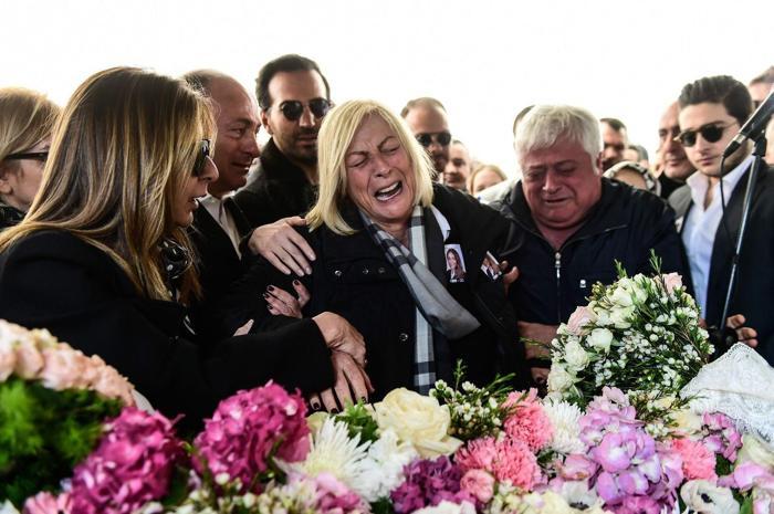 Jet kazasının kurbanları toprağa verildi