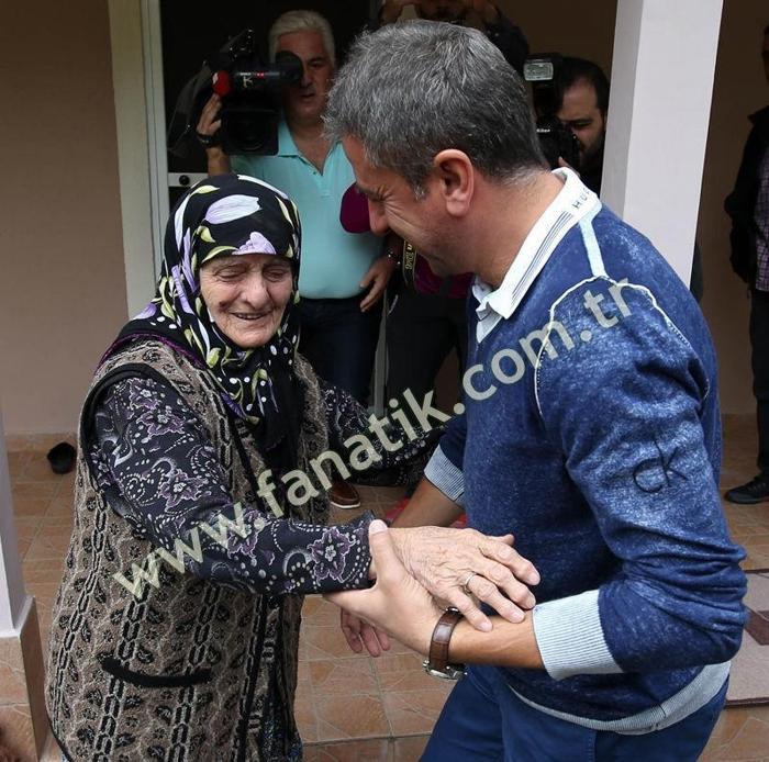 Hamza Hamzaoğlu, el öpmeye gitti