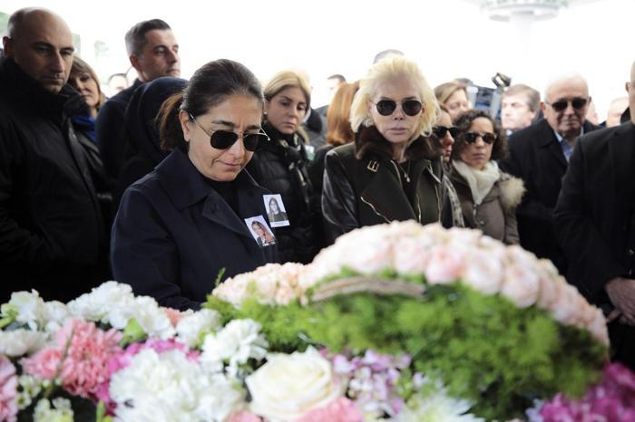 Jet kazasının kurbanları toprağa verildi