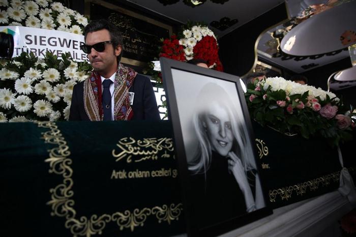 Jet kazasının kurbanları toprağa verildi