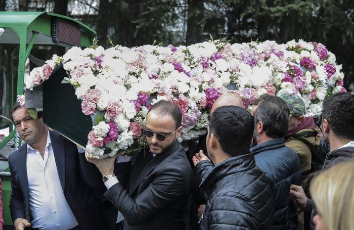 Jet kazasının kurbanları toprağa verildi