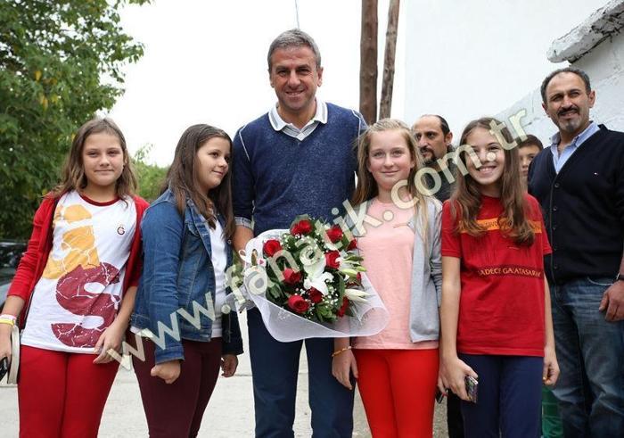 Hamza Hamzaoğlu, el öpmeye gitti