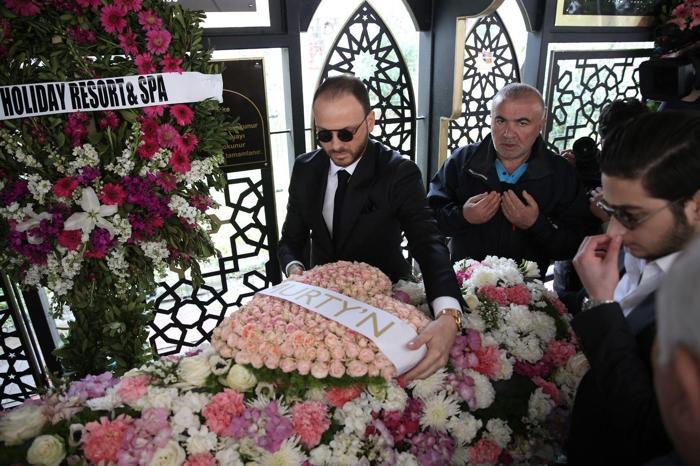 Jet kazasının kurbanları toprağa verildi