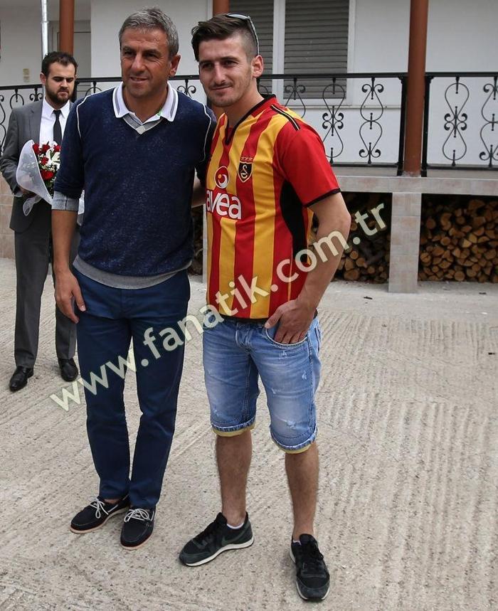 Hamza Hamzaoğlu, el öpmeye gitti