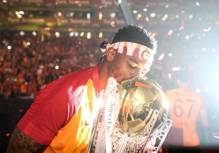 Galatasaray transferde bombaları patlatıyor