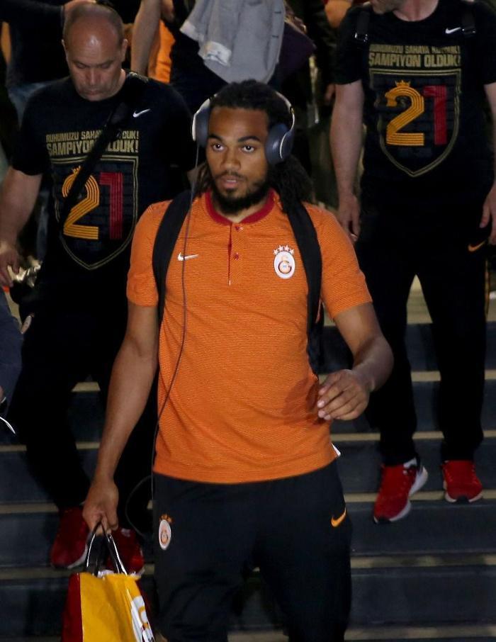 Galatasaray transferde bombaları patlatıyor