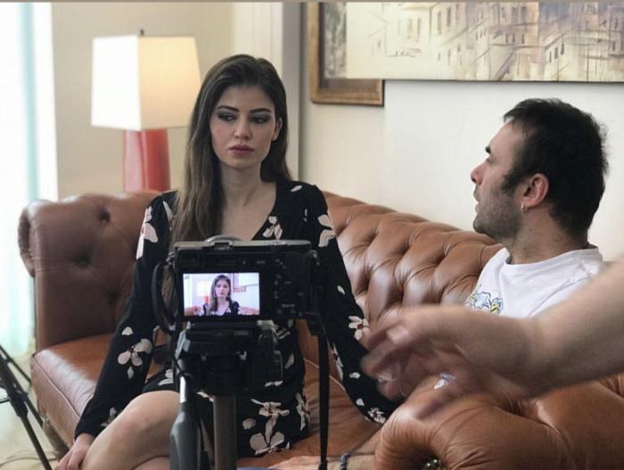 İlk kez güldürecek