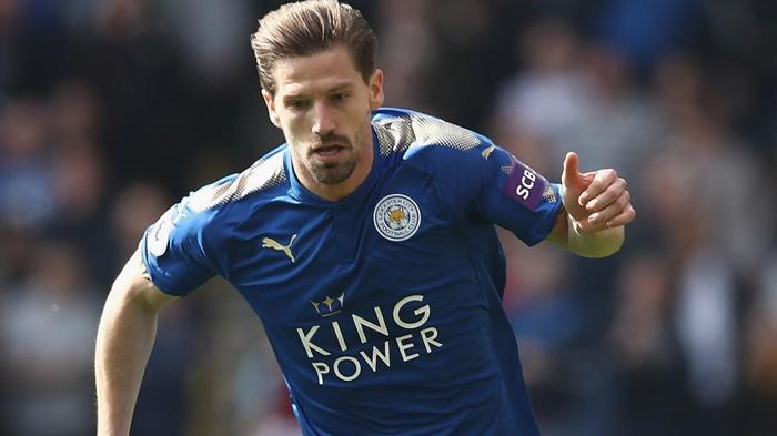 Fenerbahçenin gündemindeki Adrien Silva, transfer tekliflerini doğruladı