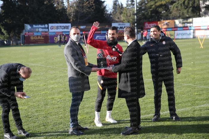 Galatasarayda Arda Turanın doğum günü kutlandı
