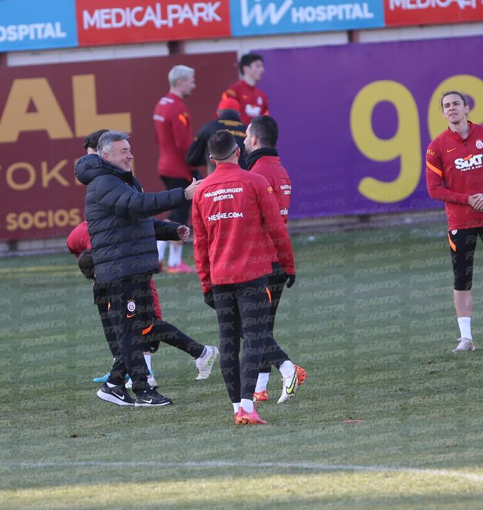 Galatasarayda Arda Turanın doğum günü kutlandı