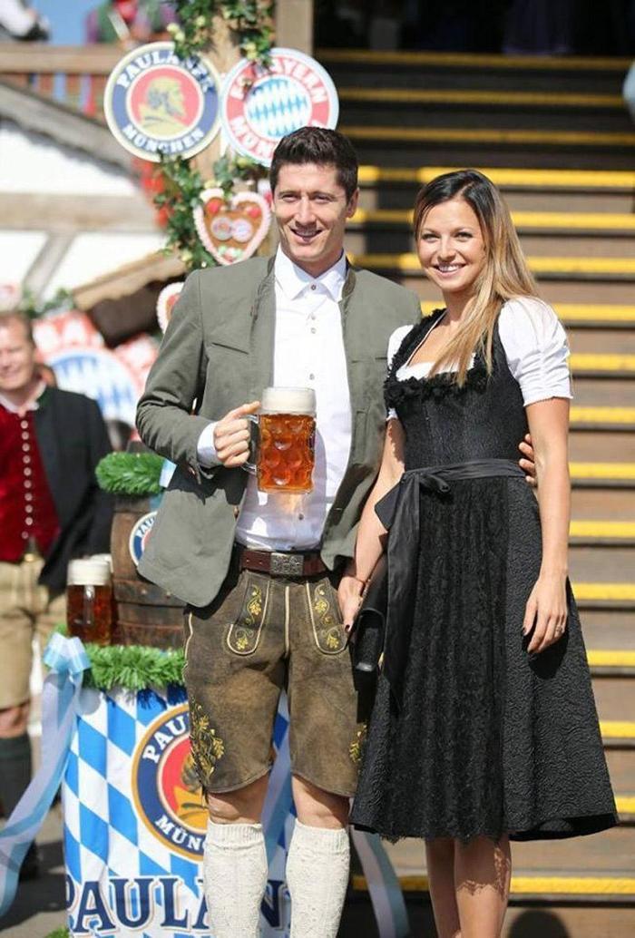 Bayern Münihli futbolcular Oktoberfestte