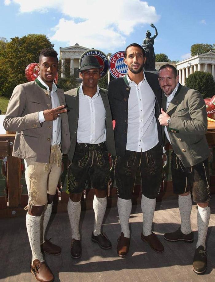 Bayern Münihli futbolcular Oktoberfestte