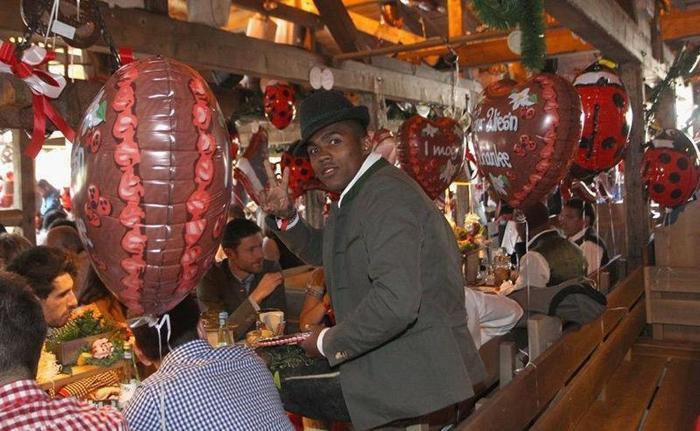 Bayern Münihli futbolcular Oktoberfestte