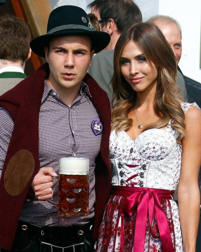 Bayern Münihli futbolcular Oktoberfestte