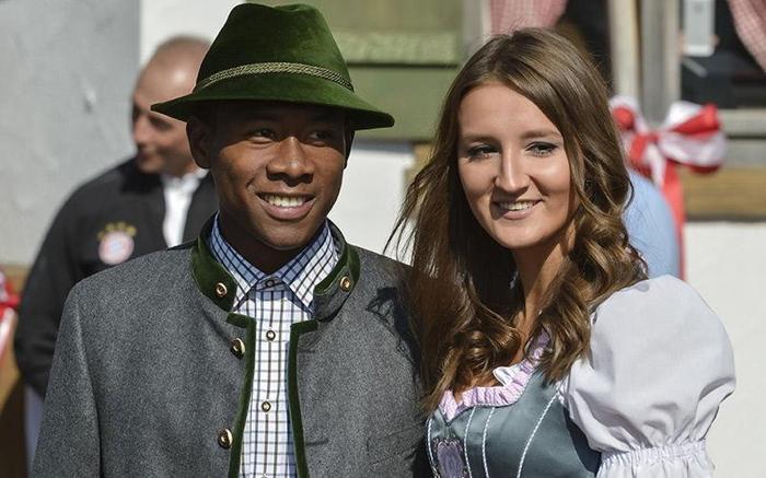Bayern Münihli futbolcular Oktoberfestte