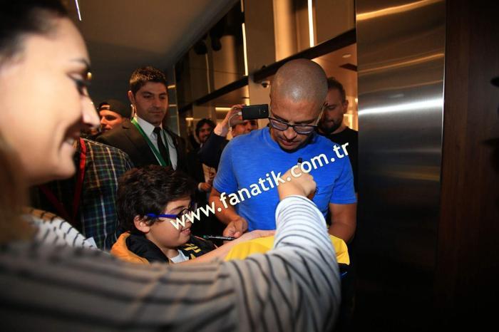 İstanbulda Alex de Souza izdihamı