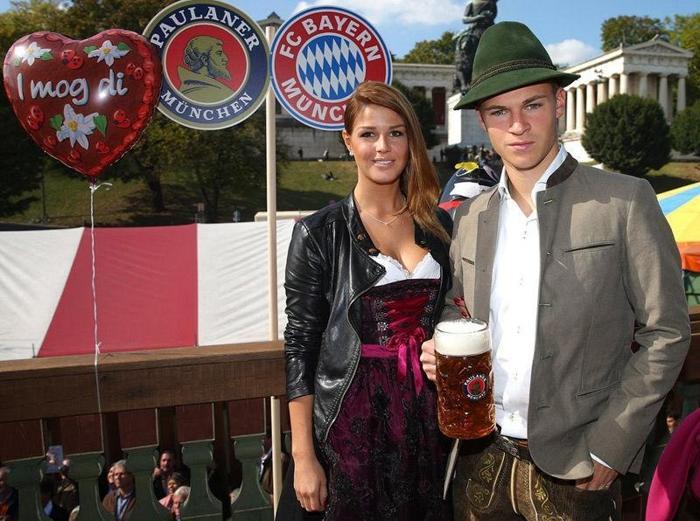 Bayern Münihli futbolcular Oktoberfestte