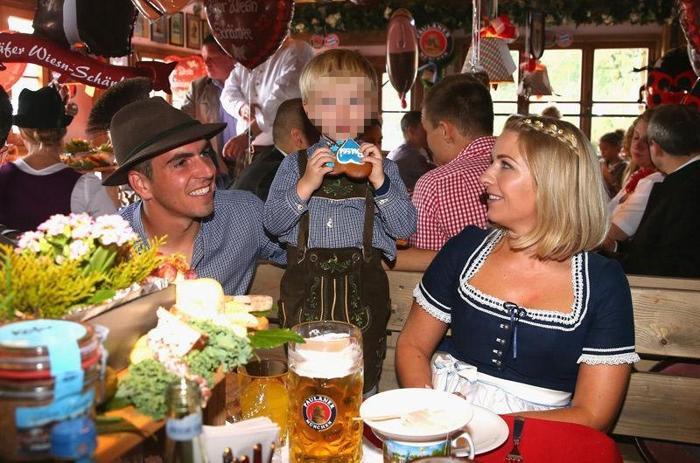 Bayern Münihli futbolcular Oktoberfestte