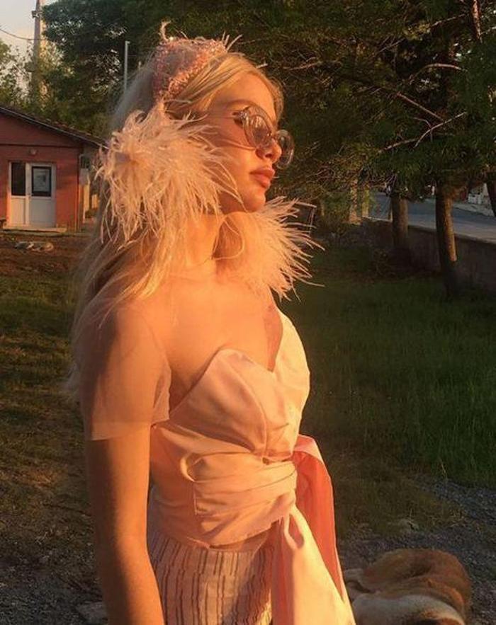 18 yaşındaki şarkıcı Aleyna Tilkinin Miss Vogue Türkiyeye dergisine şunları söyledi: