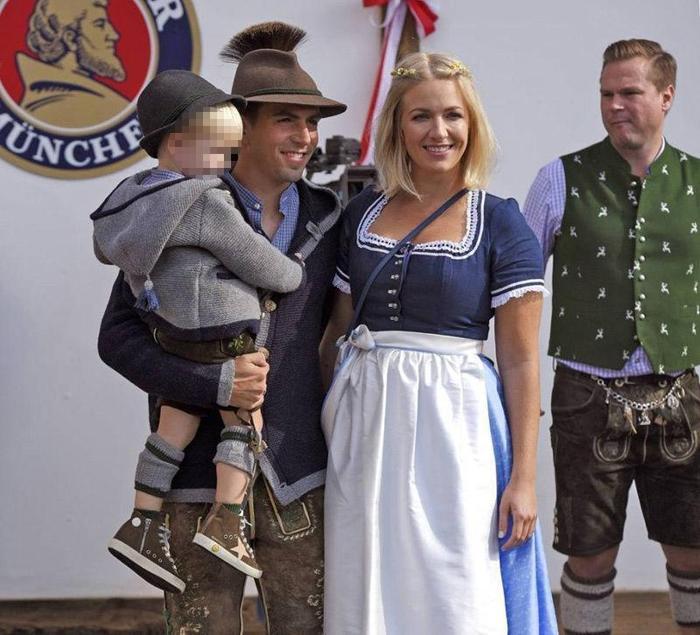 Bayern Münihli futbolcular Oktoberfestte