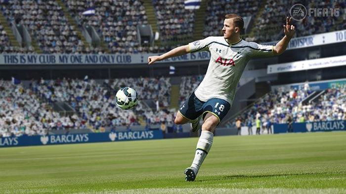 FIFA 16 - PES 2016 karşılaştırması