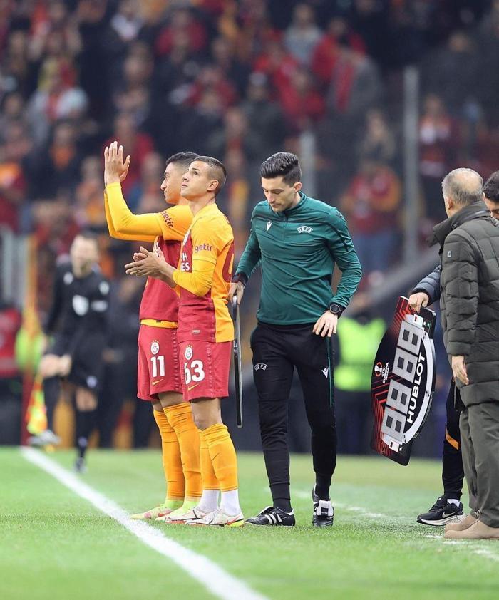 Galatasarayda sürpriz ayrılık Bartuğ Elmaz, Marsilyaya transfer oldu
