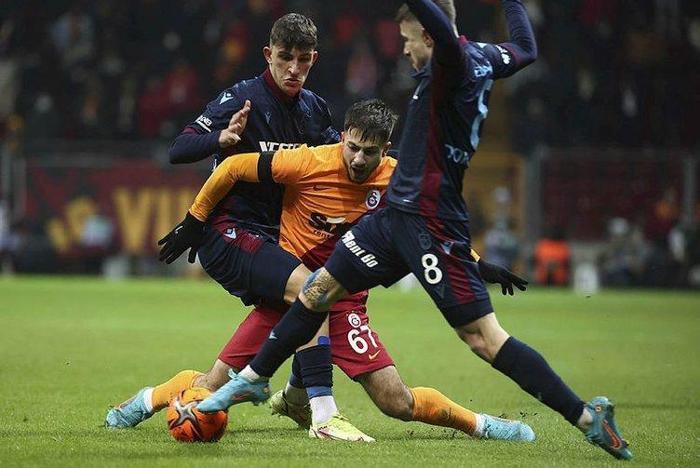Galatasarayda temizlik harekâtı İşte gönderilecek futbolcular