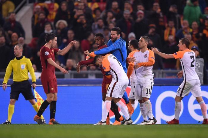 Roma-Shaktar Donetsk maçında olay çıktı