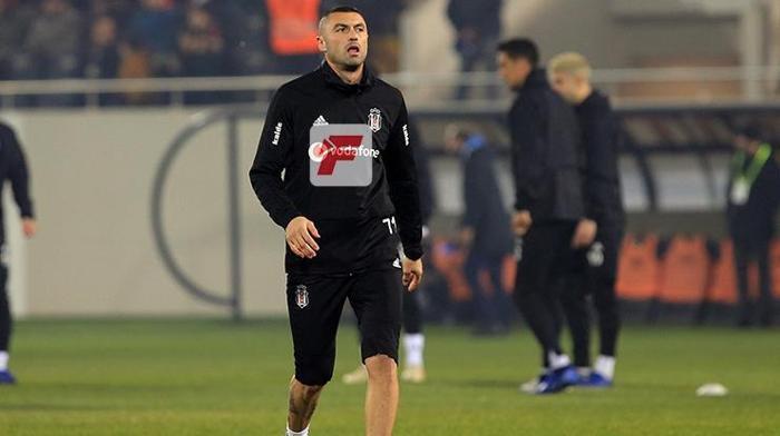 Burak Yılmaza Beşiktaş taraftarından büyük şok: Hırsız istemiyoruz