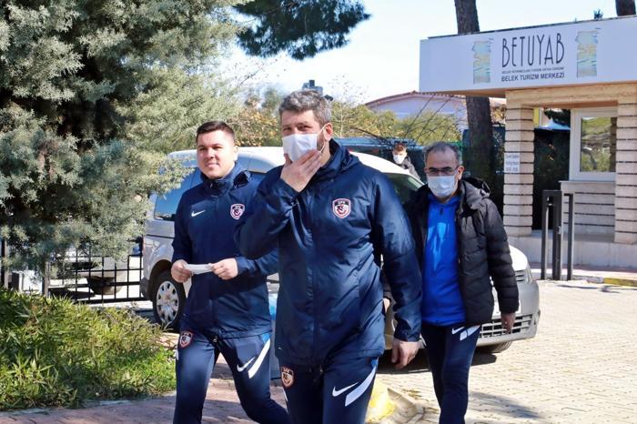 Süper Lig ekipleri Cuma namazını ‘Dinler Bahçesinde kıldı