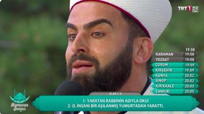Hafız Mustafa Özyılmazın kaşları olay oldu