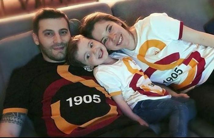 Galatasarayın ünlü taraftarları sosyal medyada coştu