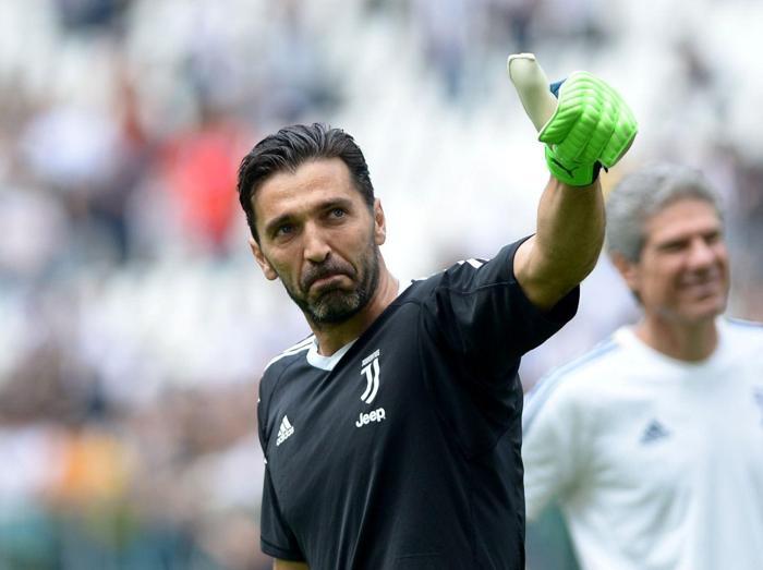 Gianluigi Buffona ağlatan veda