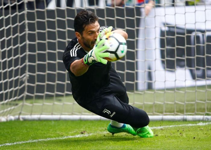 Gianluigi Buffona ağlatan veda