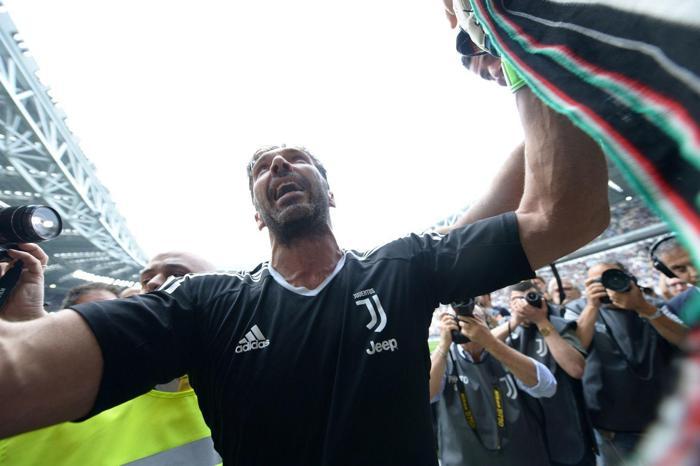 Gianluigi Buffona ağlatan veda