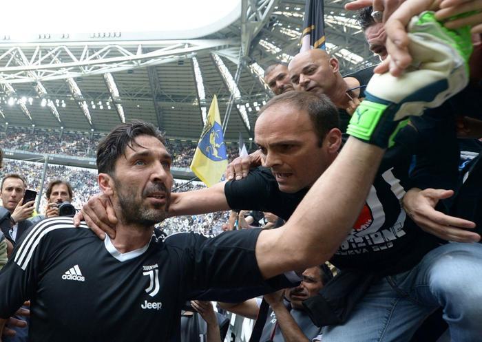 Gianluigi Buffona ağlatan veda