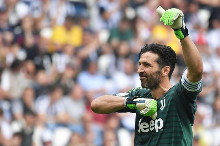 Gianluigi Buffona ağlatan veda