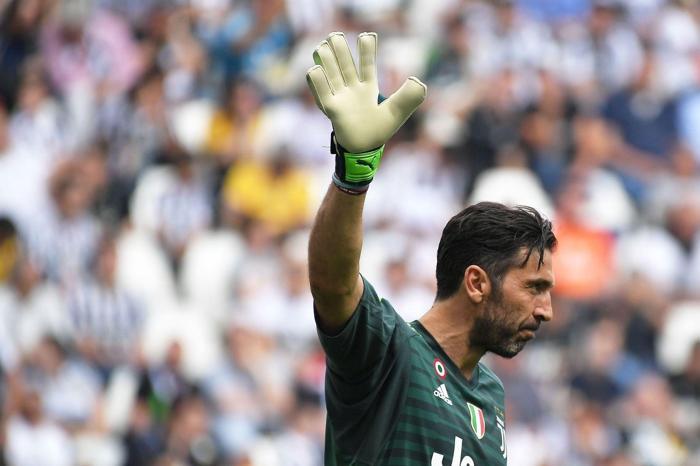 Gianluigi Buffona ağlatan veda