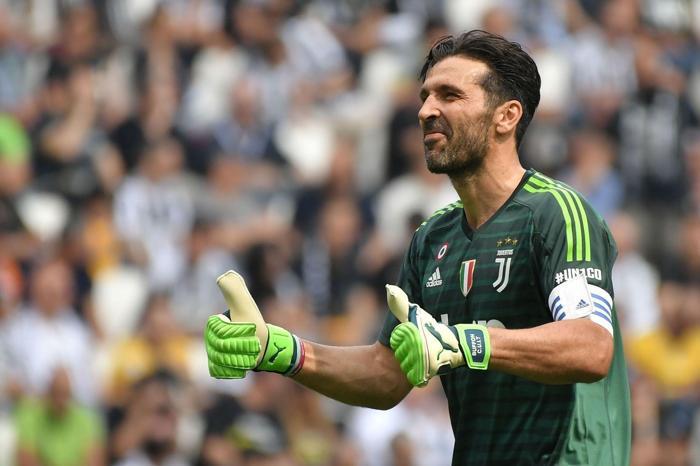 Gianluigi Buffona ağlatan veda