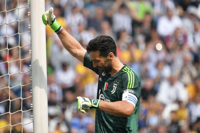 Gianluigi Buffona ağlatan veda
