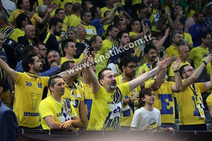 Fenerbahçe taraftarından büyük ilgi