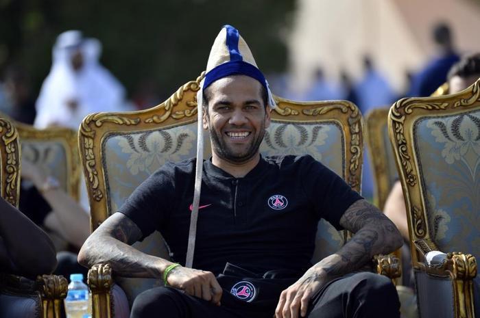 Paris Saint Germain takımı deve yarışında ter döktü