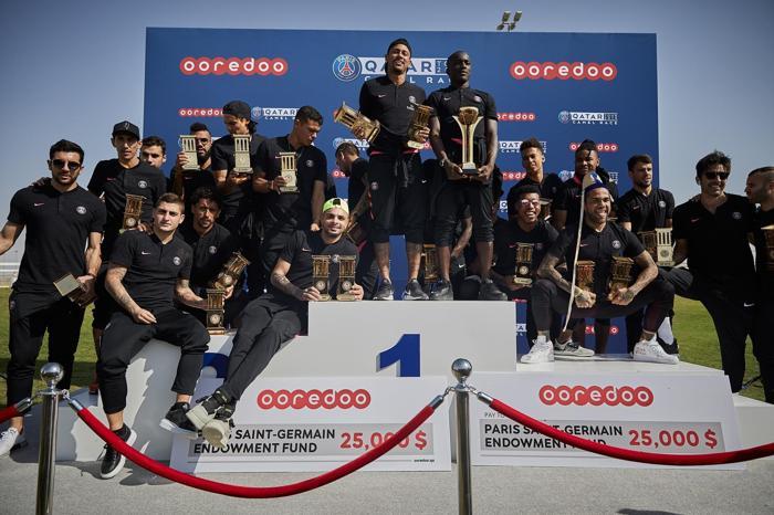 Paris Saint Germain takımı deve yarışında ter döktü