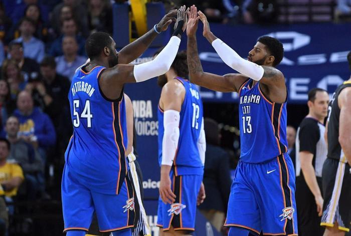 Paul George ve Patrick Pattersonın sevgililerinden olay poz