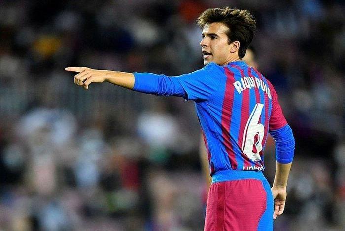 Son dakika transfer haberi Xavi Hernandez Barcelonada 7 yıldızı gönderiyor Galatasaray istemişti…