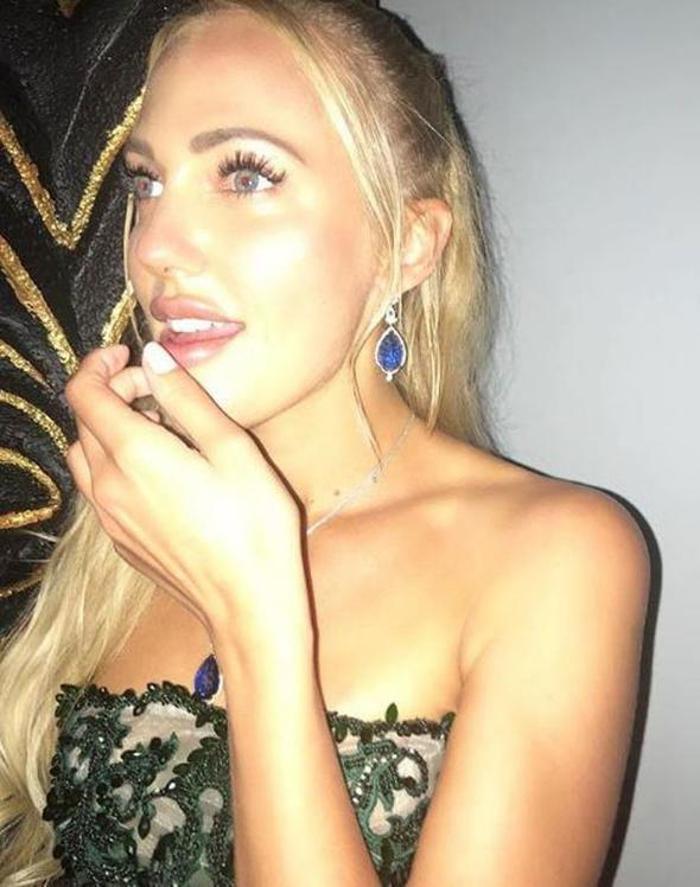 Serenay Sarıkaya ve Meryem Uzerli Cannesda kapıda mı kaldı