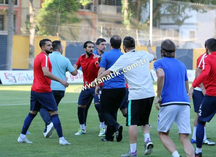 Menemen Belediyespor - Keçiörengücü maçında kavga çıktı