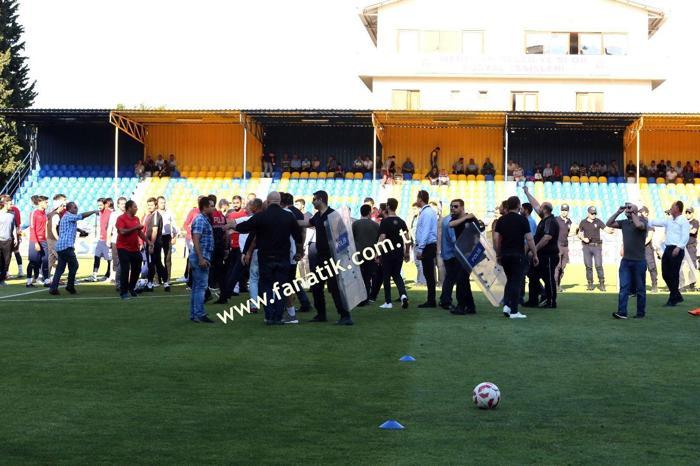 Menemen Belediyespor - Keçiörengücü maçında kavga çıktı